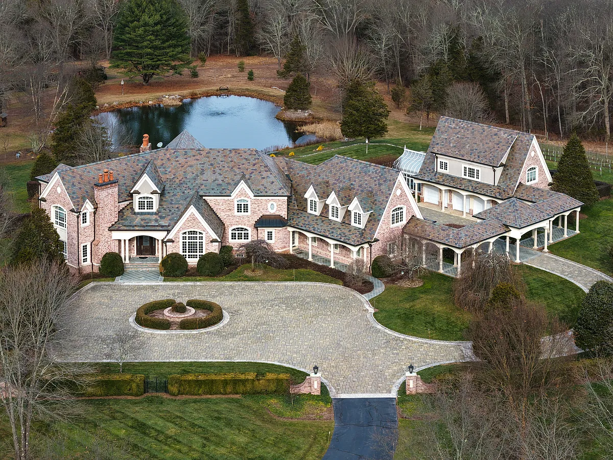 Building Photo - 581 Pottersville Rd