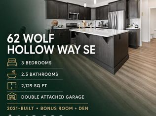 62 W Wolf Hollow Way SE, Calgary, AB T2X 1T8