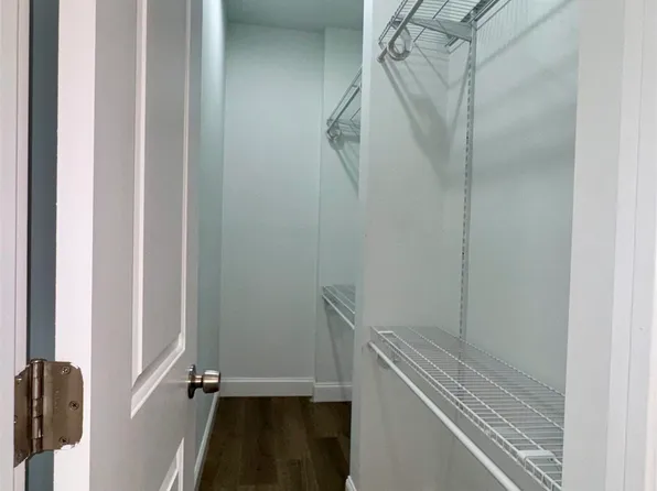 76 Beacon Avenue image 9 of 34