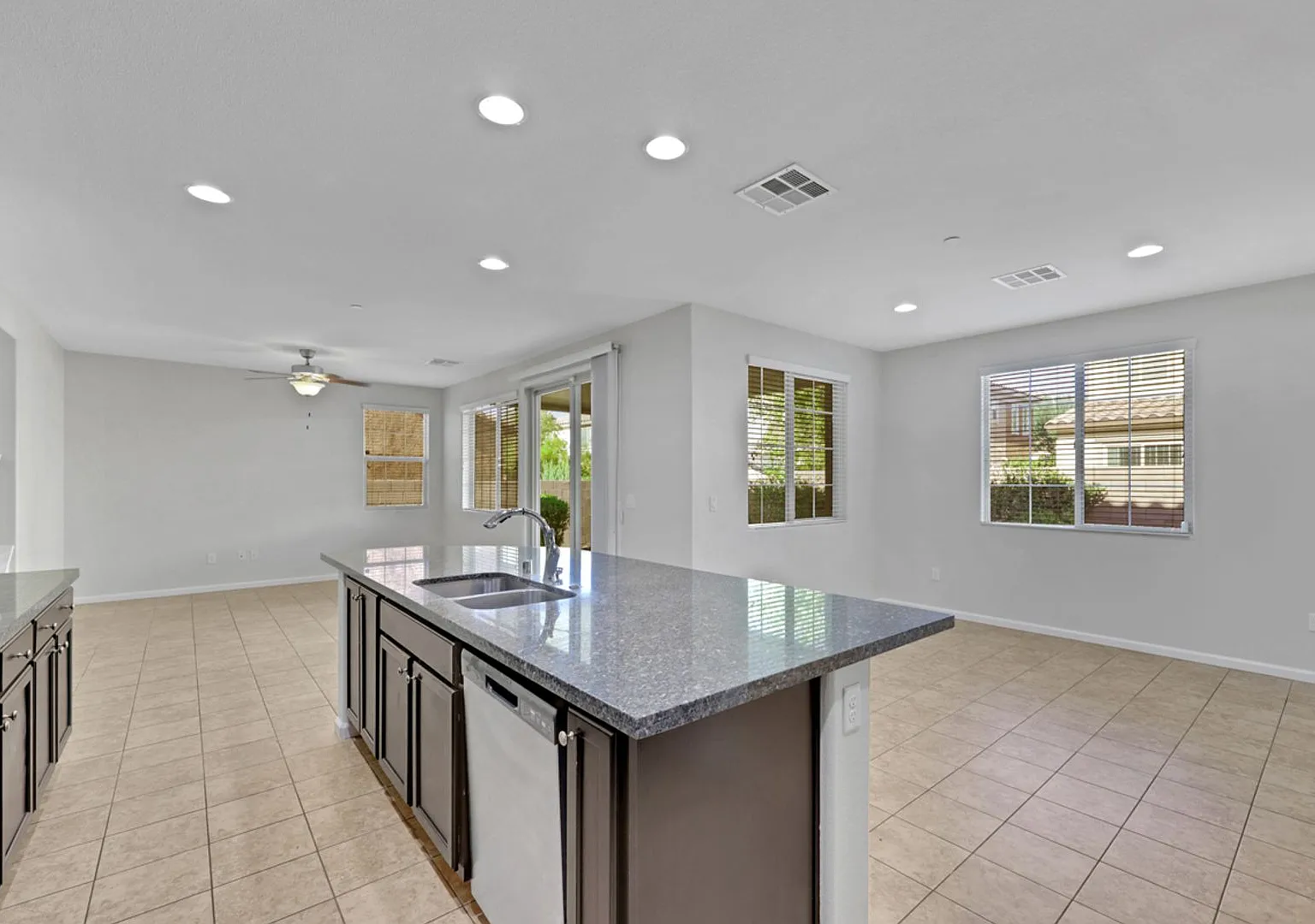 4 bedroom in Inspirada — Photo 4