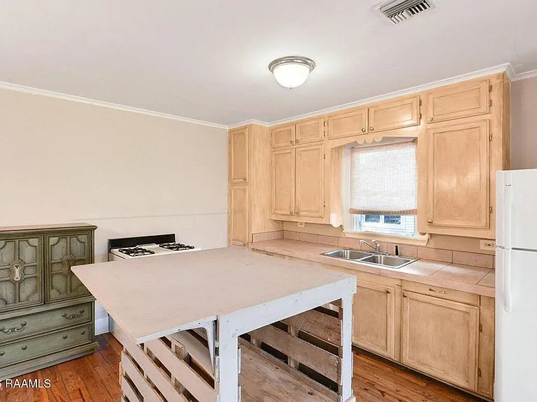 115 Ryan St — Photo 4