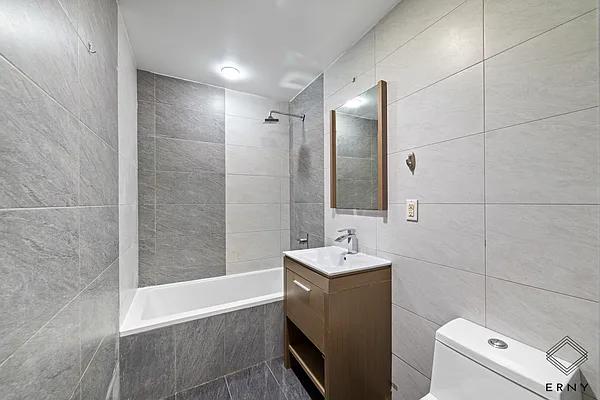 Rented by ERNY LLC | media 18