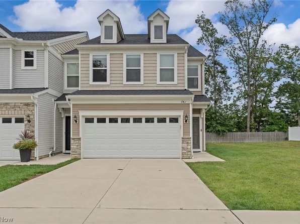 741 N Greenway Dr, Westlake, OH 44145