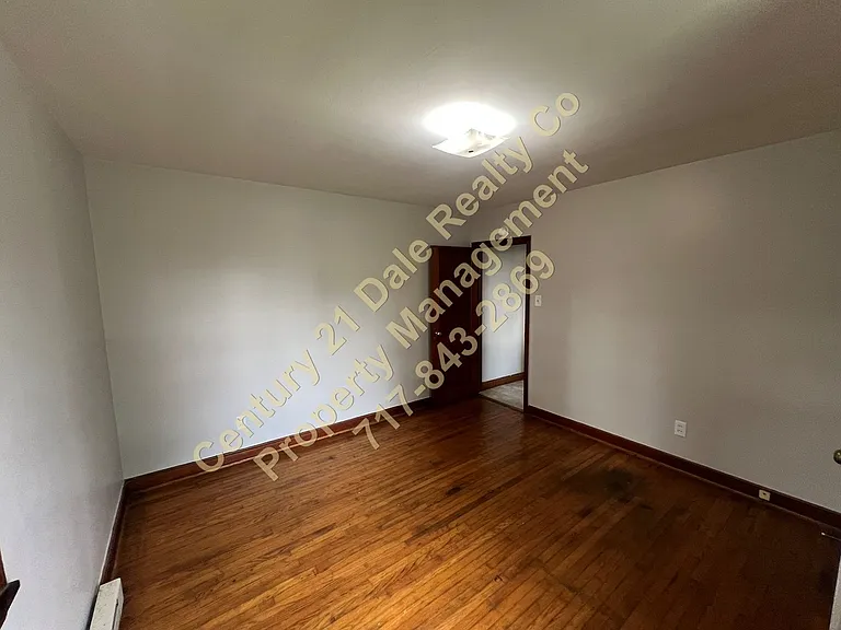 950 Penn Ave — Photo 10