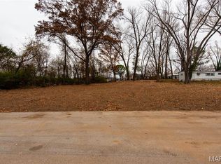 33 Meramec Ave, Pacific, MO