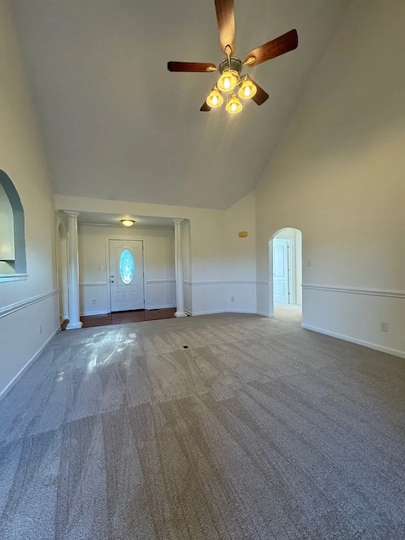 125 Willowbrook — Photo 3