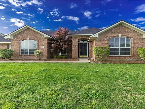 3rd image of 205 Dana Ln