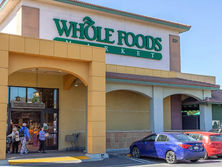 Conveniently close to Downtown Glendale.