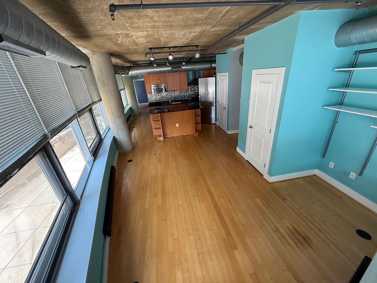 2 bed, 992 sqft, $3,300 — Photo 3