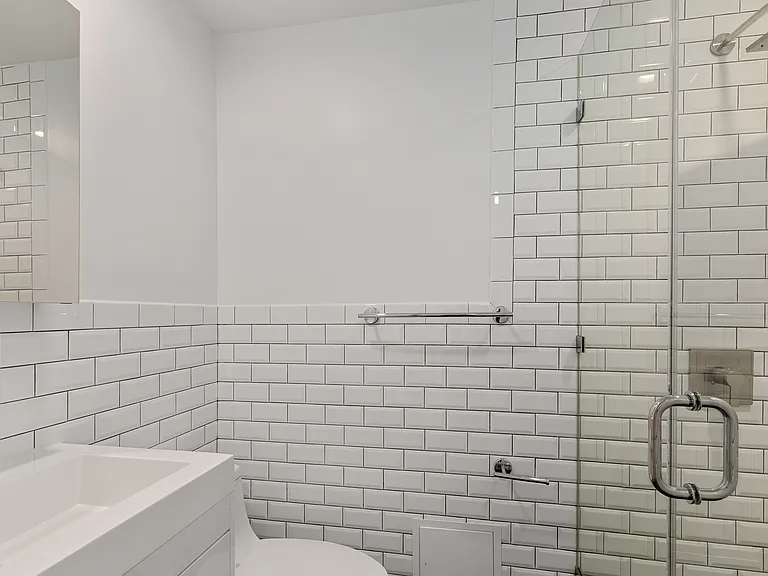91 Christopher St #17 — Photo 4