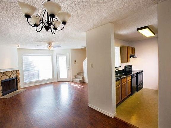 5th image of 3936 Brandon Park Dr