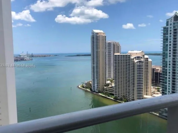 300 S Biscayne Blvd #T-3212, Miami, FL 33131
