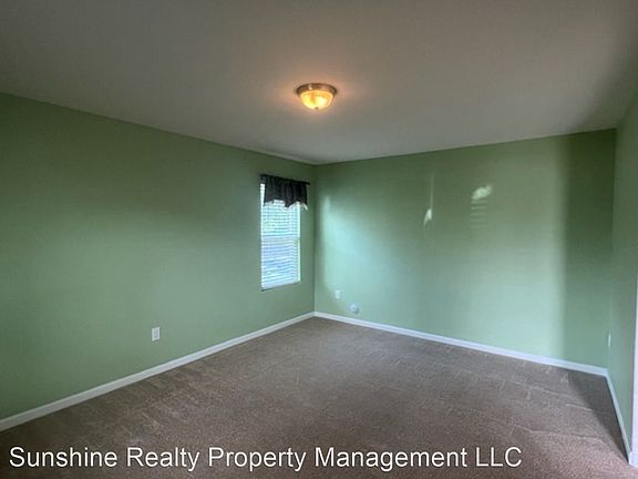 2nd image of 203 Pillow Ln