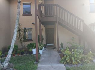 1108 Lakeview Dr E, Royal Palm Beach, FL 33411
