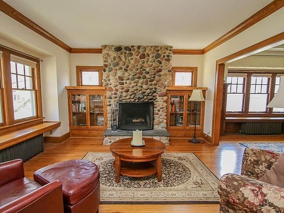 2nd image of 4033 N Prospect Ave