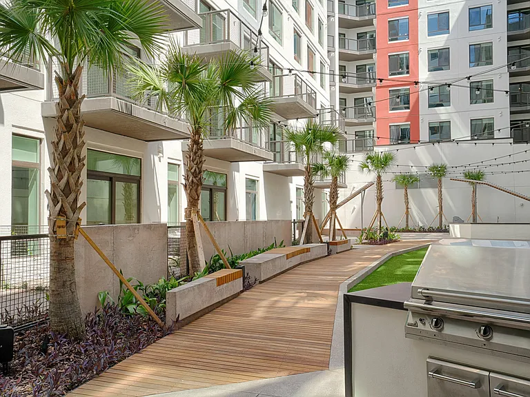 Vista Brooklyn Apartments — Photo 42