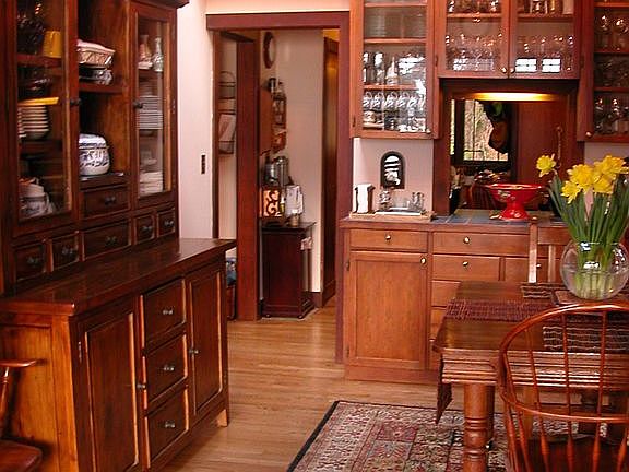 pass through dining room