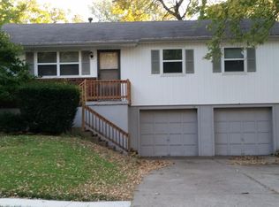 132 SW Westminister Rd, Blue Springs, MO 64014