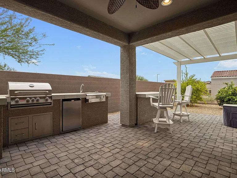 17863 W Hiddenview Dr — Photo 33