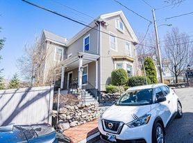 38 Highland Park Ave