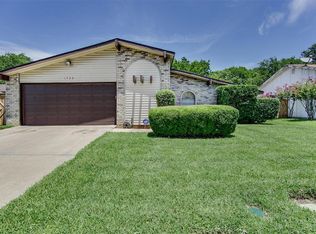1720 Country Manor Rd, Fort Worth, TX 76134