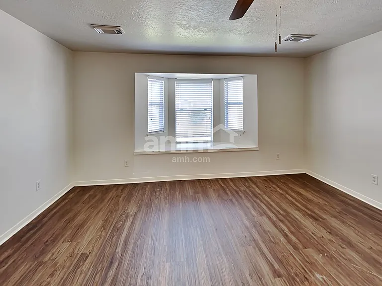 5349 Yale Dr — Photo 9