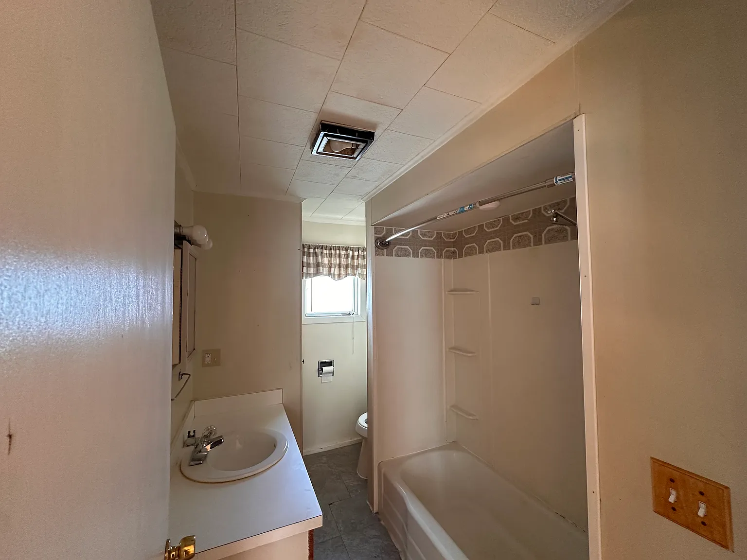 289 South Ave — Photo 4