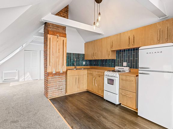3rd image of 2224 26th Ave S APT 3