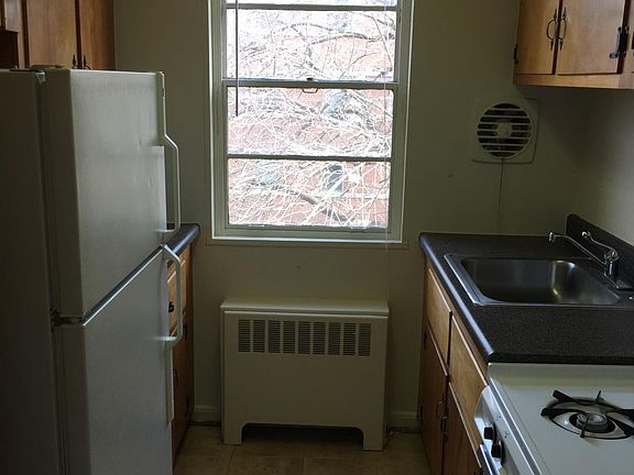5th image of 4883 Battery Ln APT 22