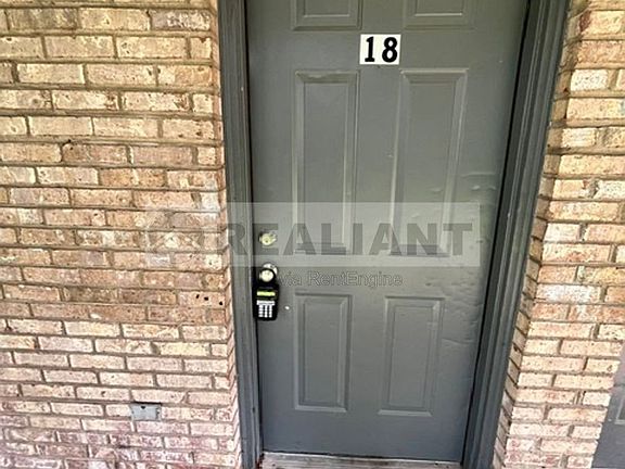 2nd image of 31 Hurley St #18