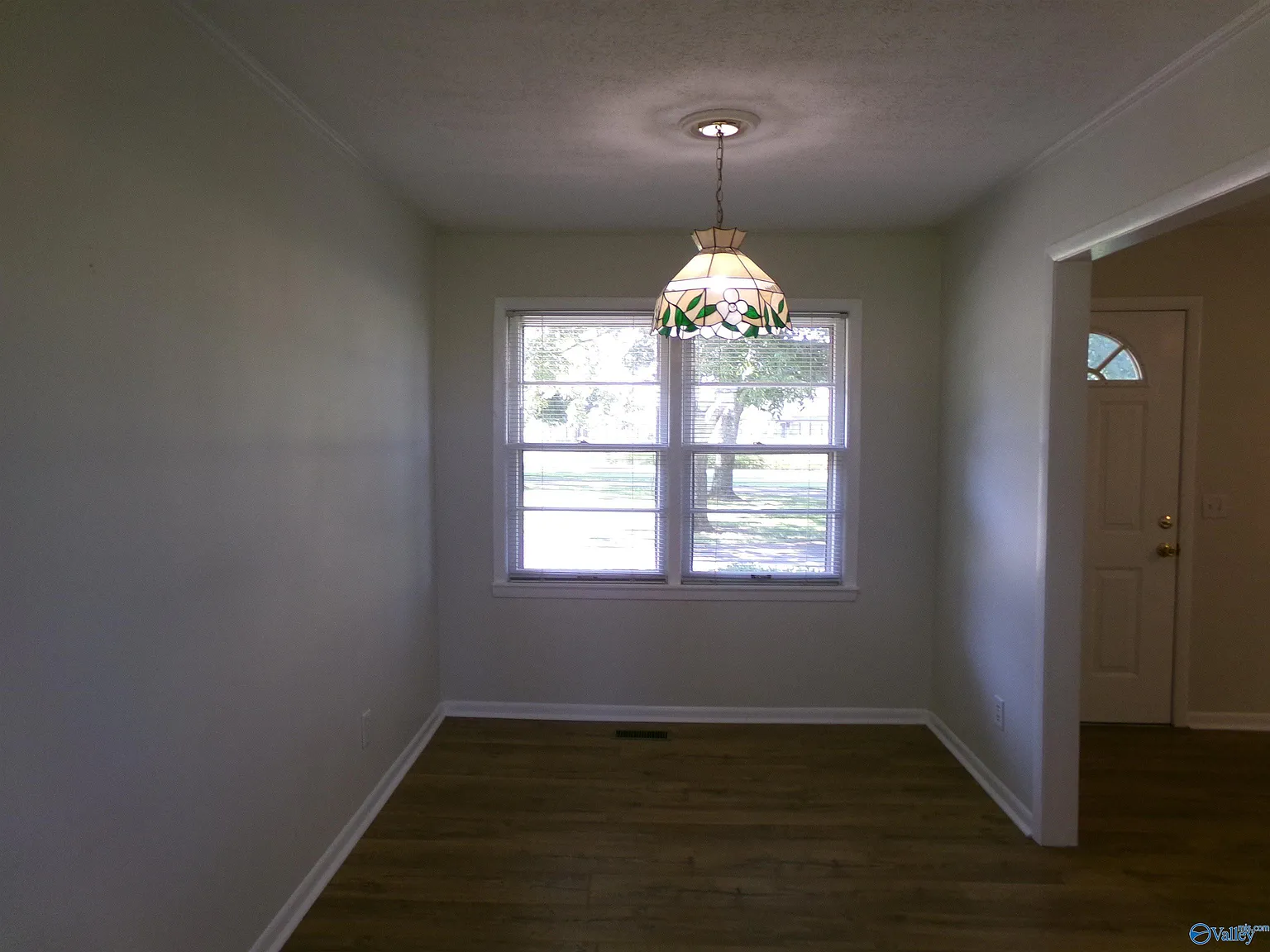 3 bed, 1.0 bath, 1080 sqft, $950 — Photo 3