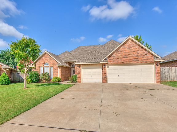 4th image of 909 Abigail Ln