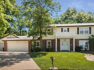 9 Forrester Dr, Ballwin, MO