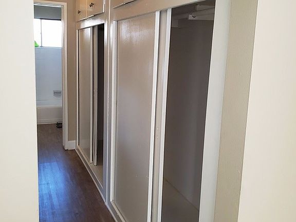 5th image of 921 S Park Cir APT 13