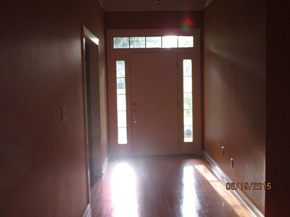 4th image of 2621 Carmon Dr