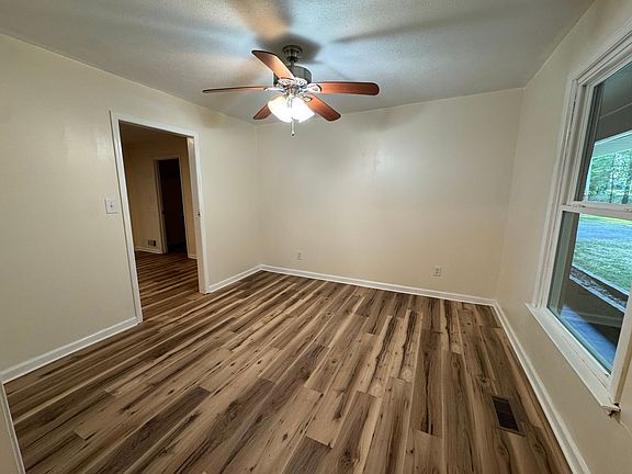4th image of 2060 Edwards Rd
