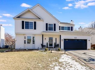 1115 Chetwood Dr, Carol Stream, IL 60188