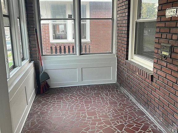 4th image of 4323 Darby St