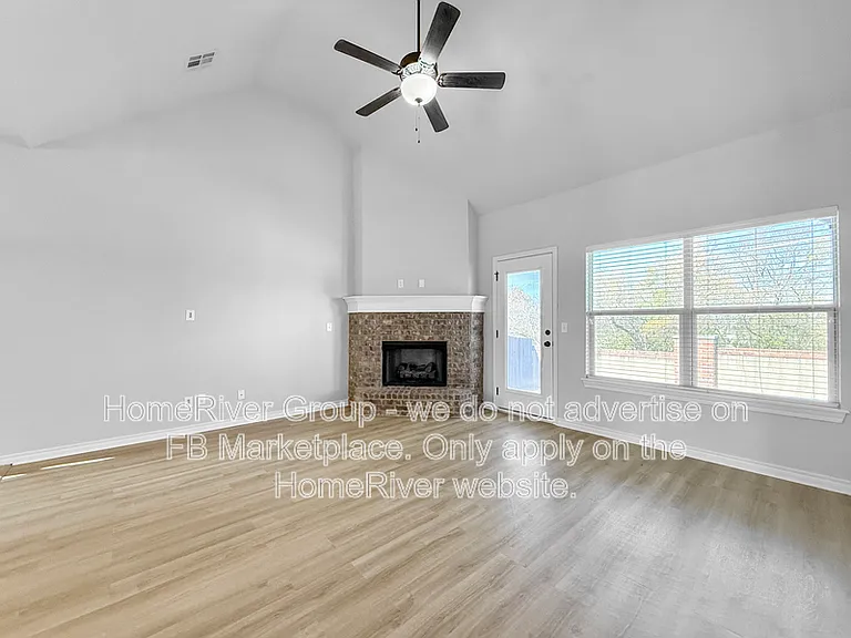 209 W 111th Pl S — Photo 2