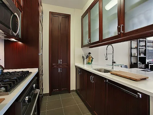 Rented by Sotheby's International Realty | media 34