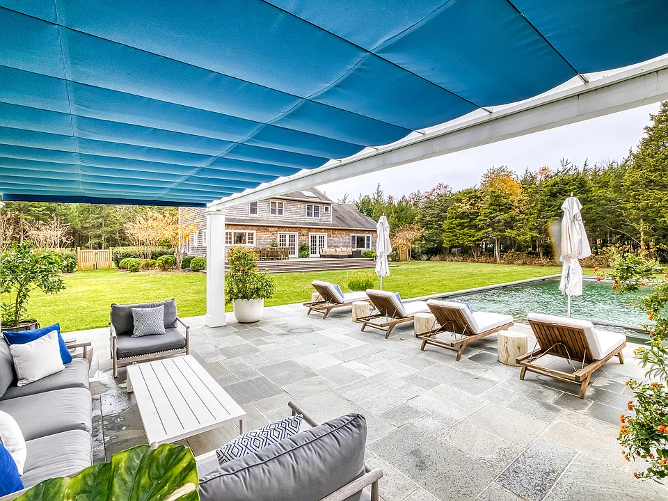 8 Cedar Haven Ln