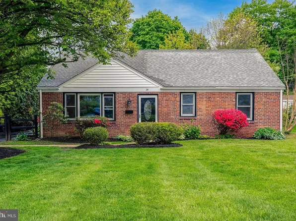 28 Longwood Dr, Radnor, PA 19087