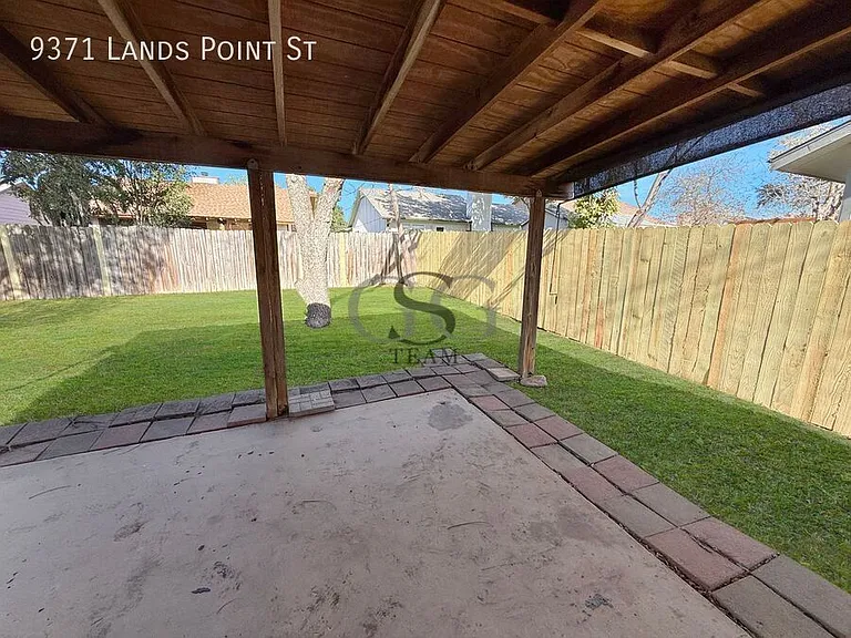 9371 Lands Point St — Photo 6