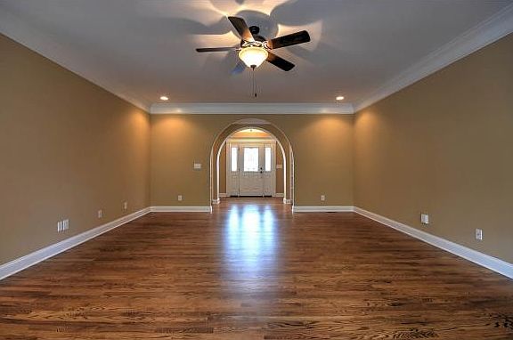 4th image of 2516 Rivermont Cir