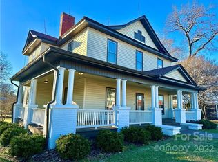 102 2nd St SW, Catawba, NC 28609