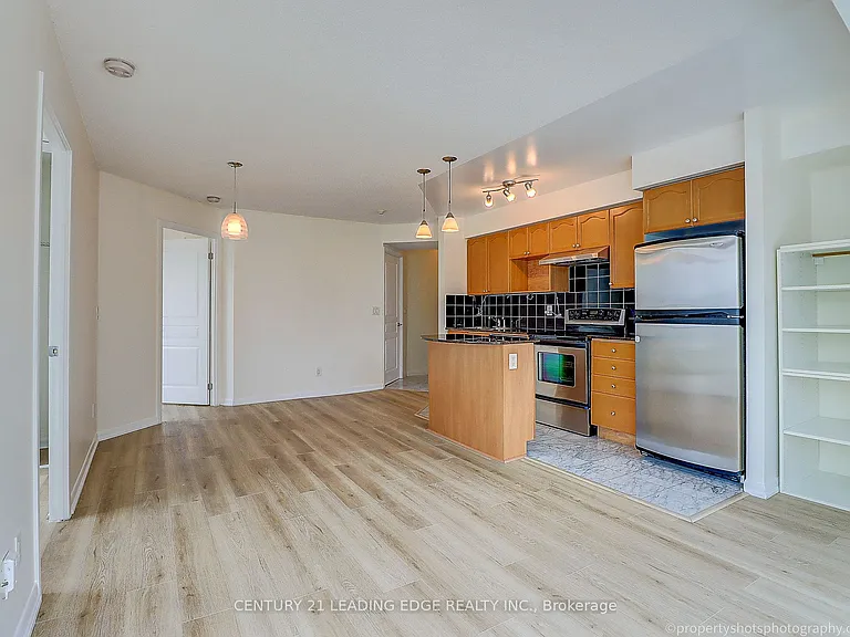 18 Yonge St #1305 — Photo 8