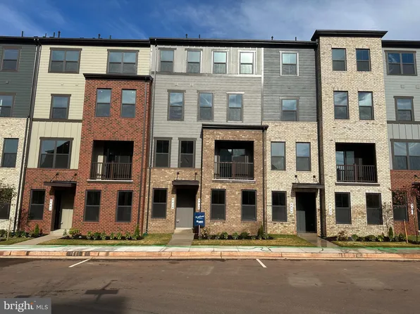 4436 Field Gate Ln, Chantilly, VA 20151