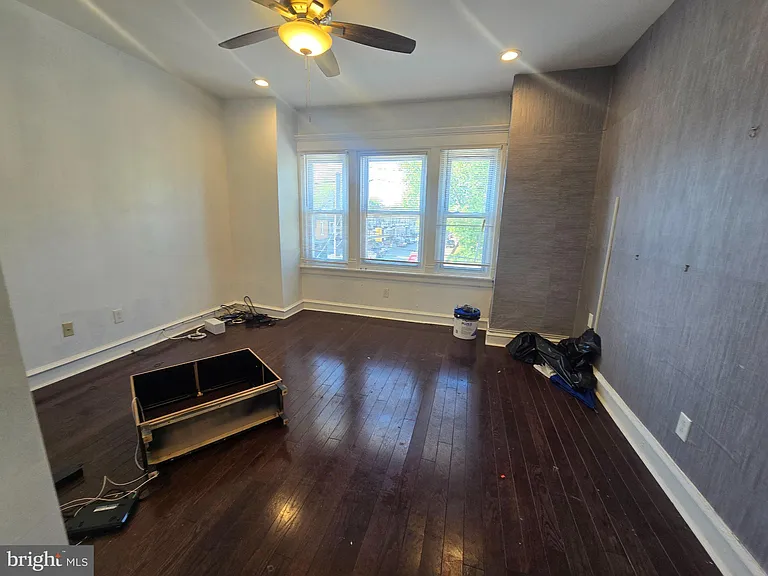 2801 W Allegheny Ave — Photo 10