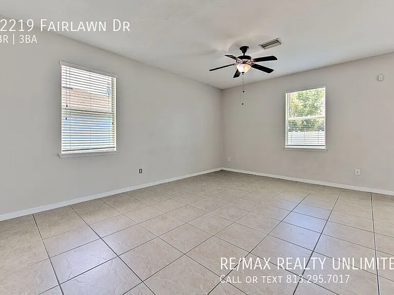 12219 Fairlawn Dr — Photo 6