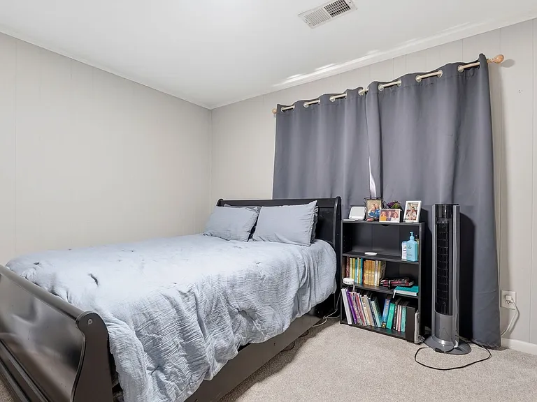1425 Central Dr — Photo 39